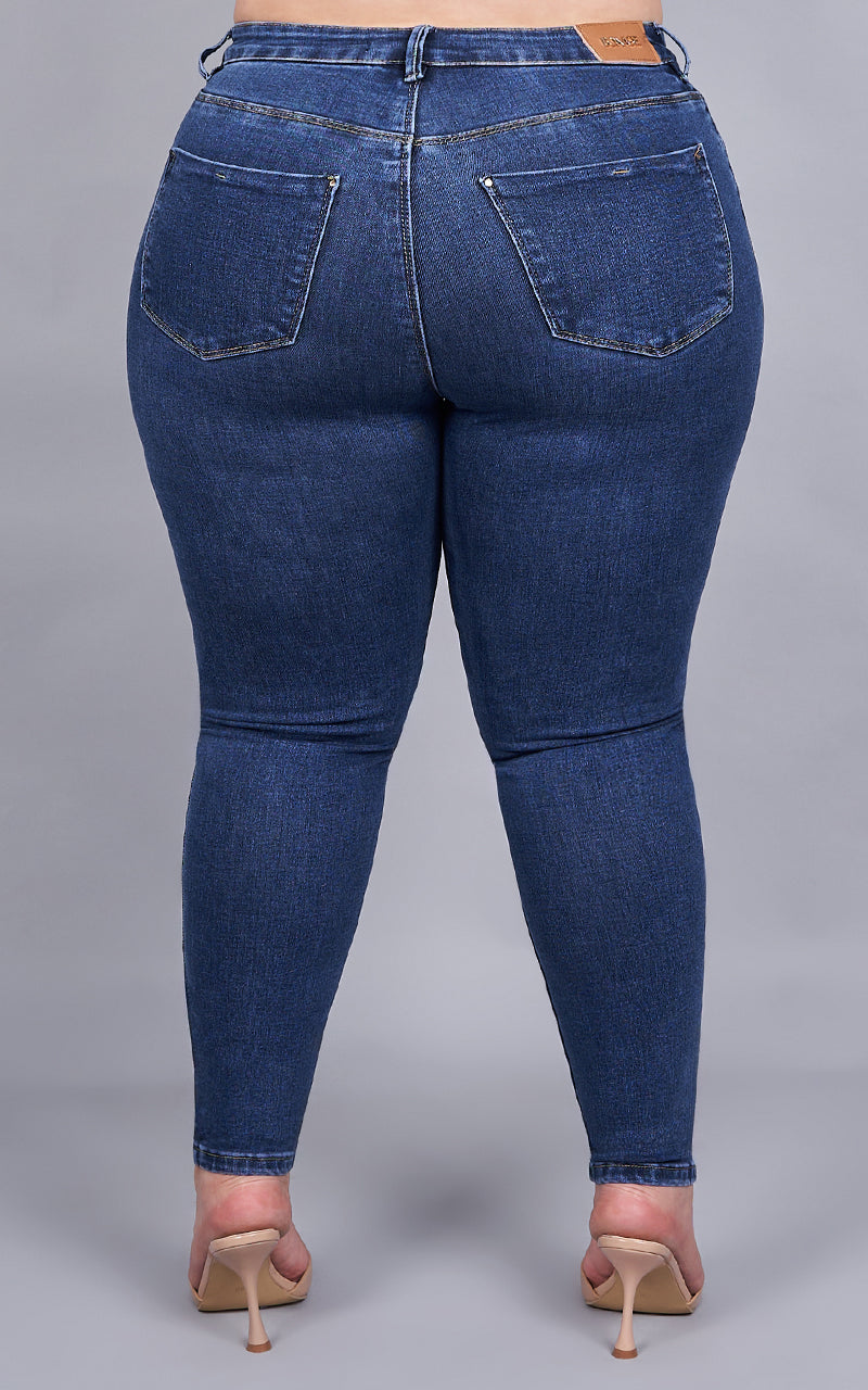 PLUS SIZE SKINNY ANKLE JEANS