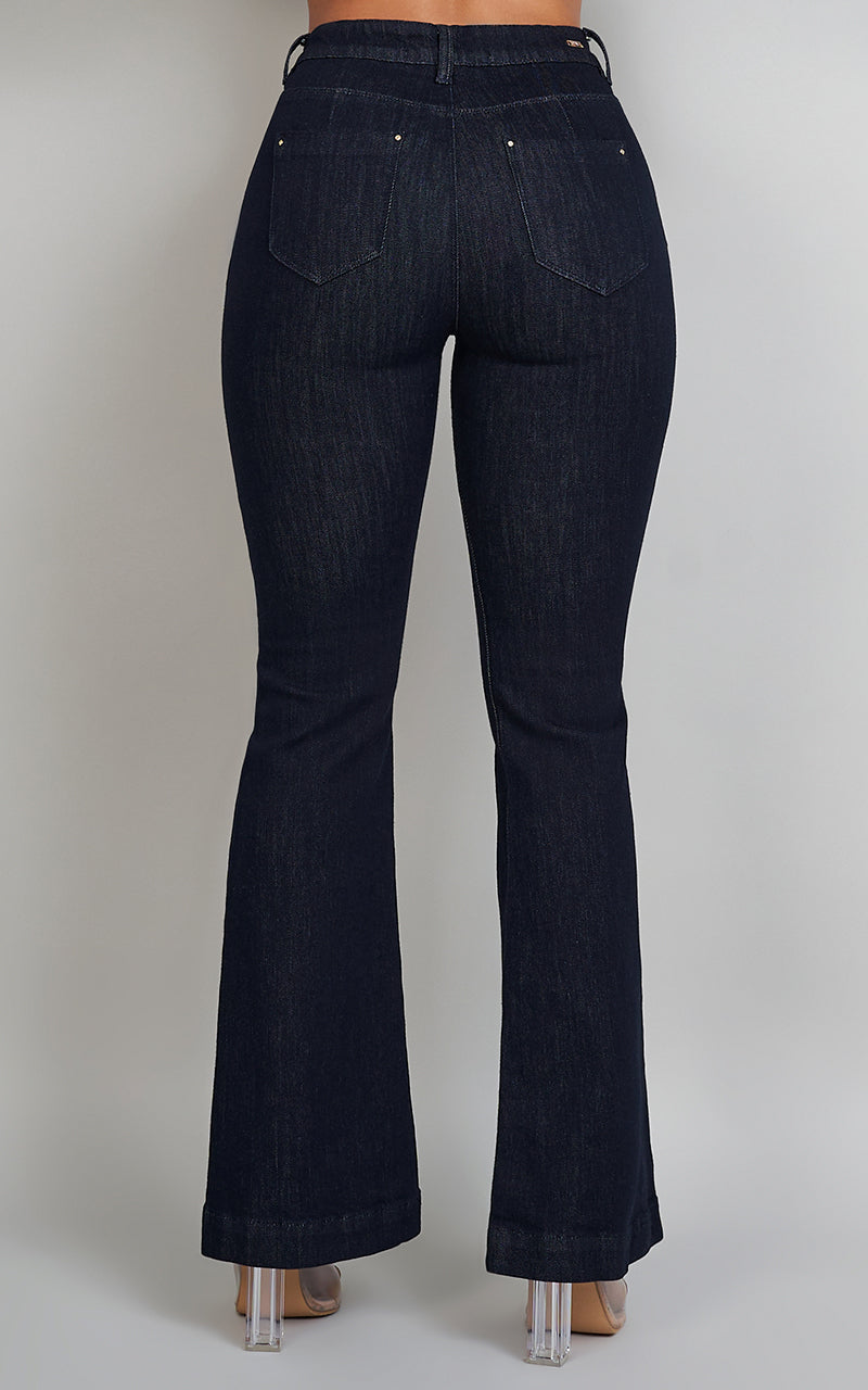 PRETTY & STRONG FLARE JEANS