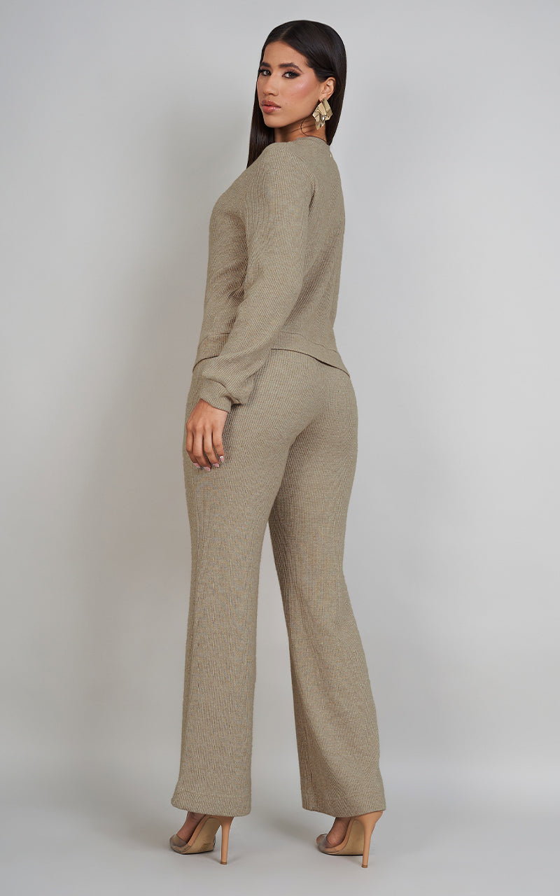 COLLECTS MOMENTS SWEATER & PANTS CREMA