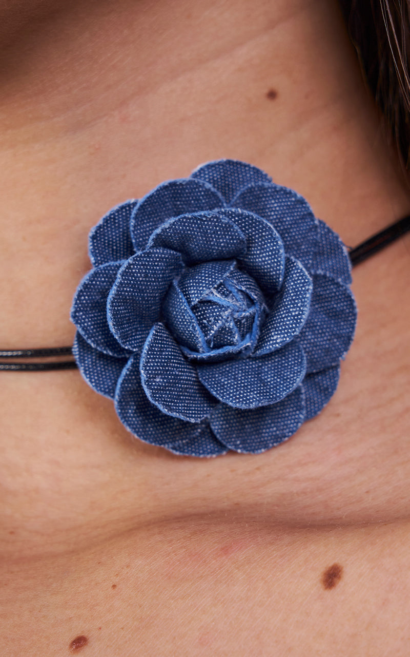 DENIM FLOWER CHOKER