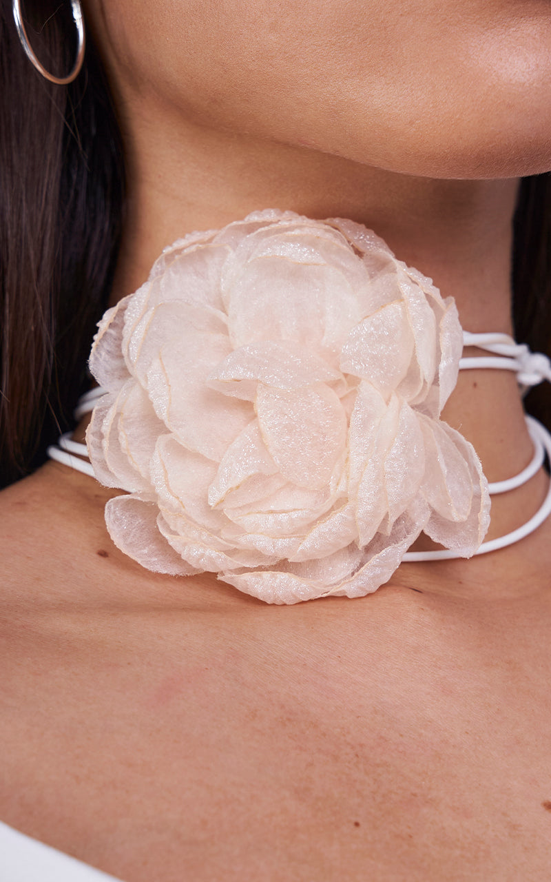 BOHEMIAN FLOWER CHOKER