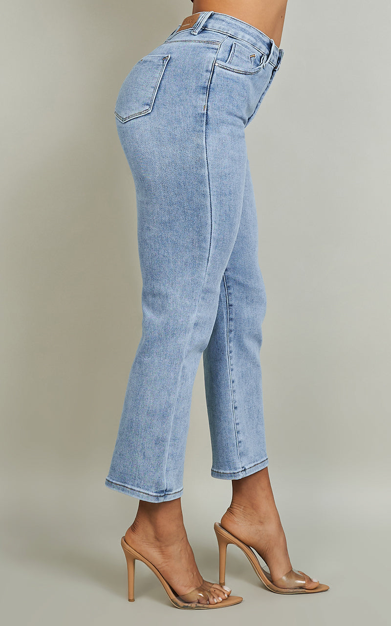 BASIC STRAIGHT CROPPED JEANS