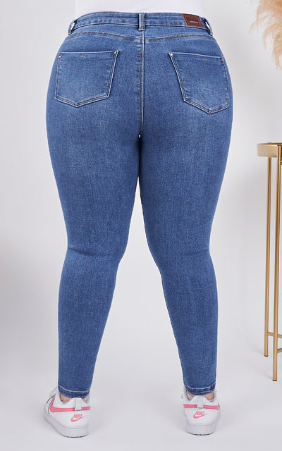 PLUS SIZE SKINNY ANKLE JEANS