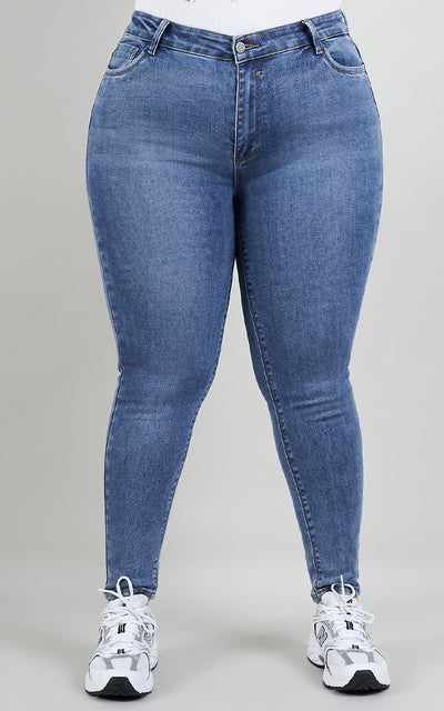 PLUS SIZE SKINNY ANKLE JEANS