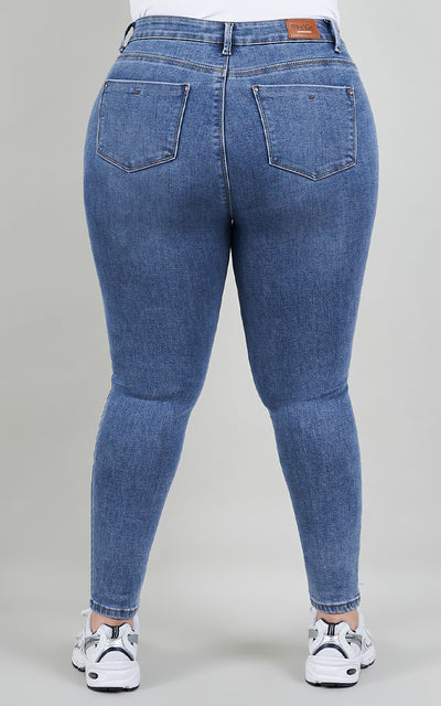 PLUS SIZE SKINNY ANKLE JEANS