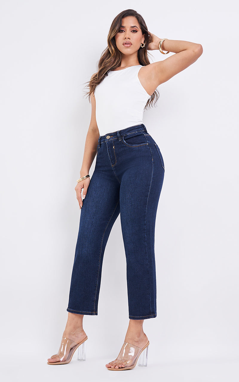 DAPHNE TOP & BASIC STRAIGHT ANKLE JEANS