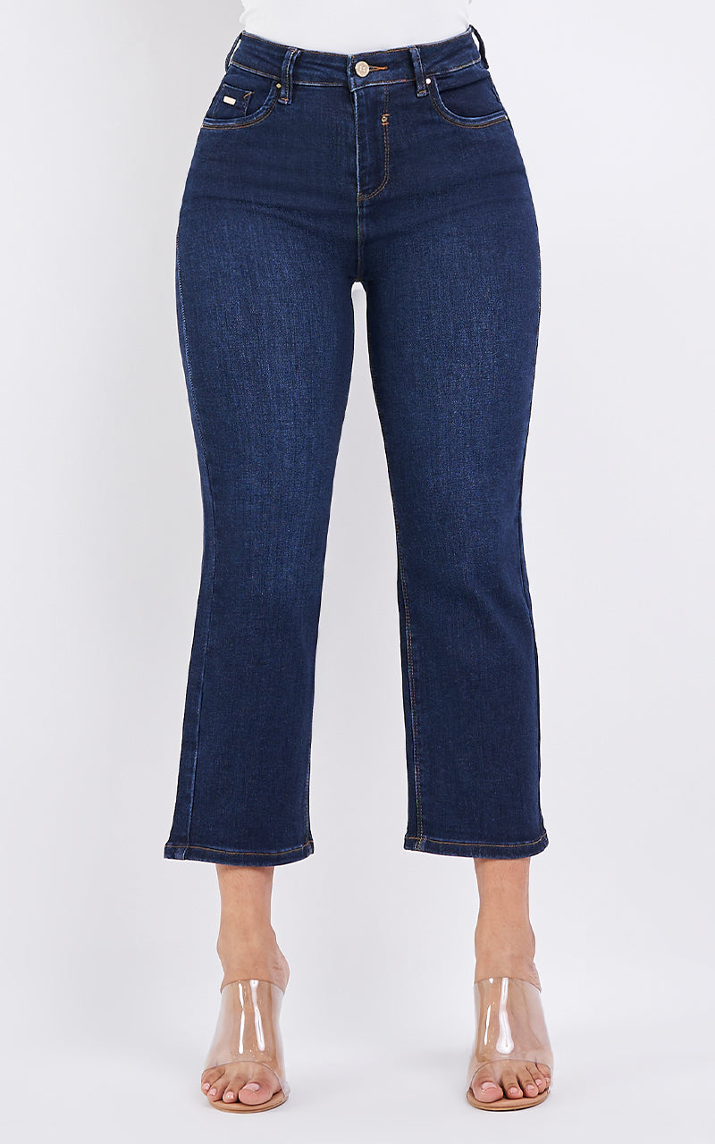 DAPHNE TOP & BASIC STRAIGHT ANKLE JEANS