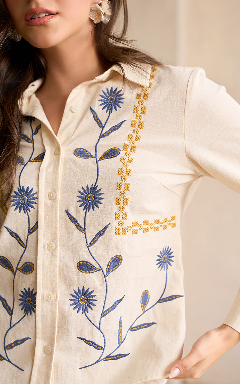 CONJUNTO CAMISA Y SHORT DETALLES BORDADOS