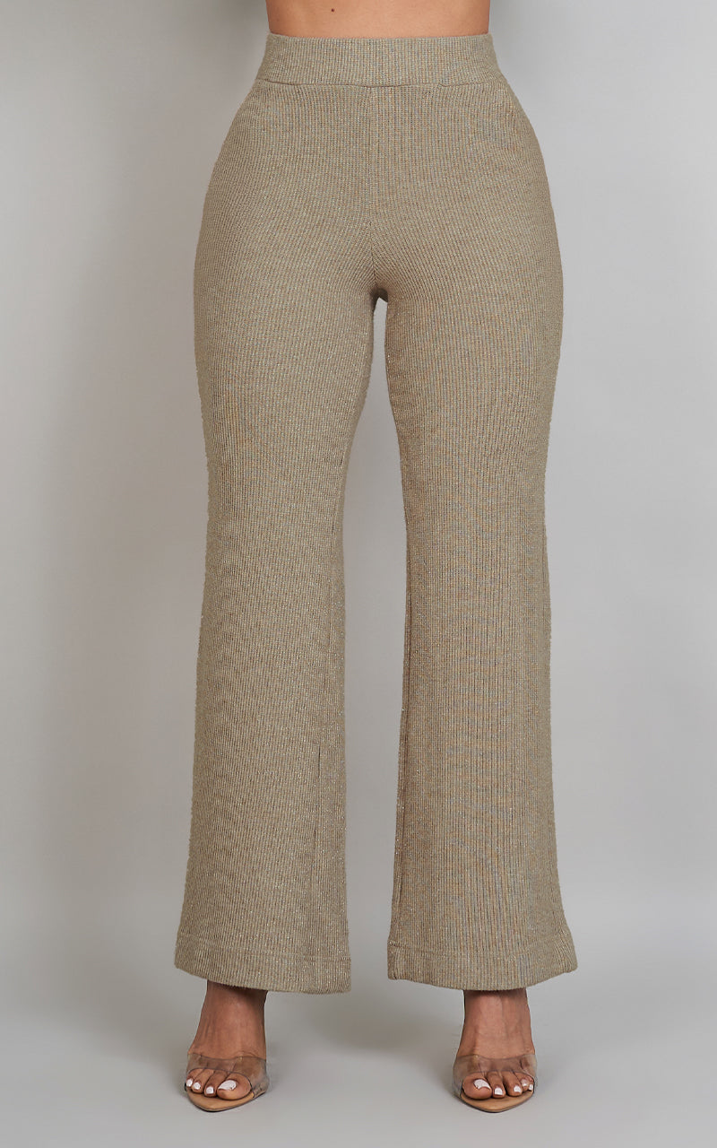 COLLECTS MOMENTS SWEATER & PANTS CREMA