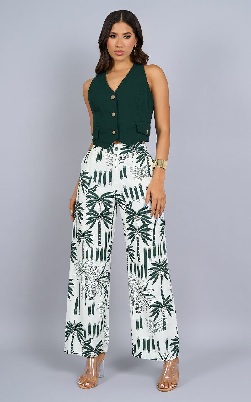 DELICATE BUT POWERFUL TOP