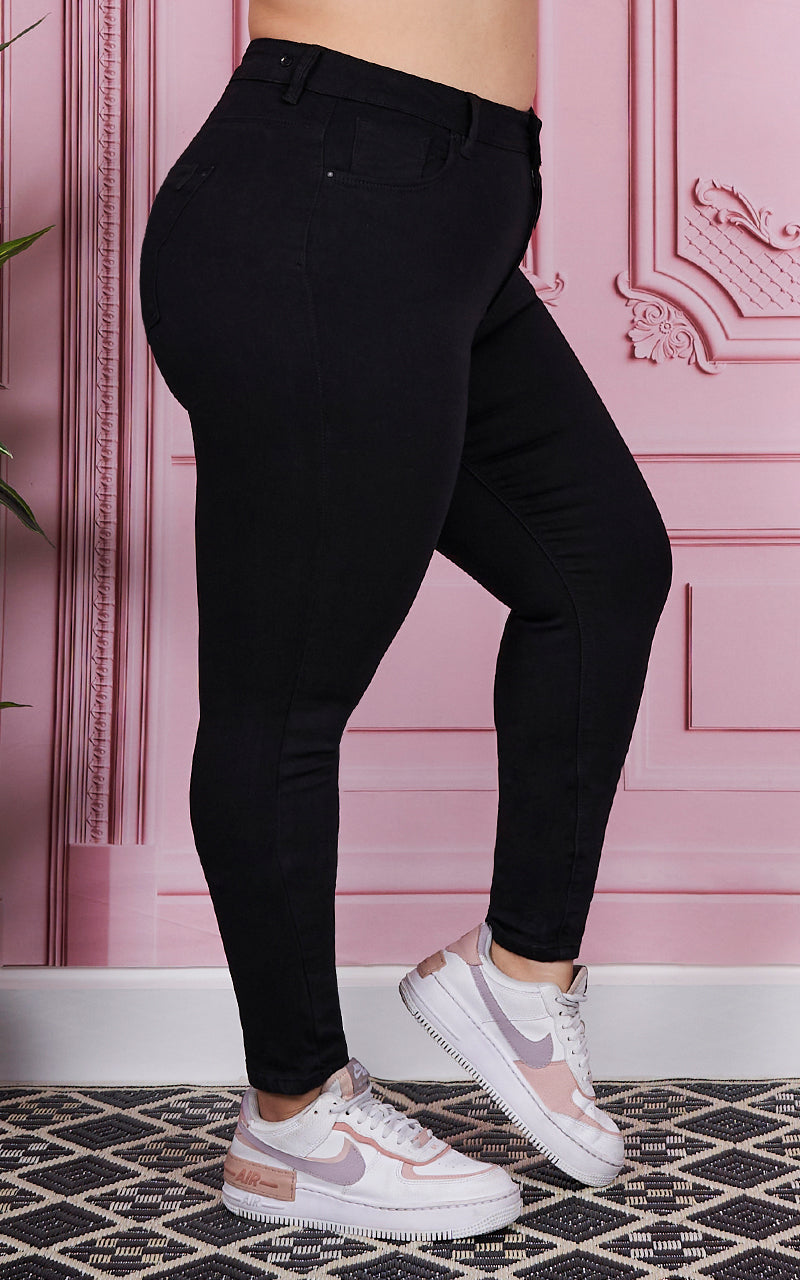 PLUS SIZE SKINNY ANKLE JEANS